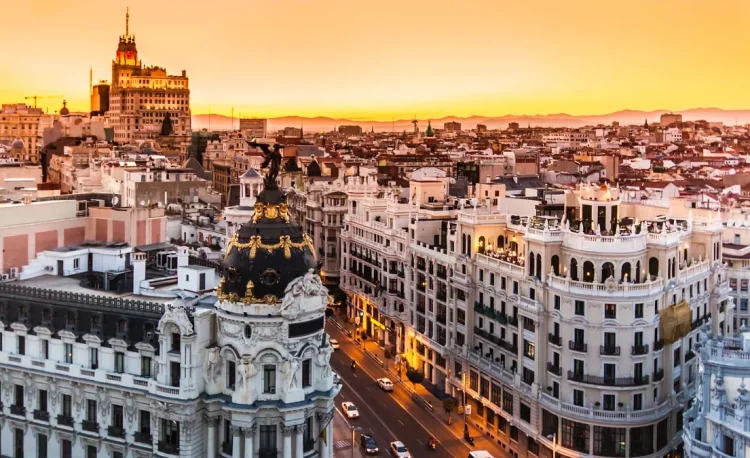 অর্থনীতিতে প্রতিবেশীদের ছাড়িয়ে এগিয়ে যাচ্ছে স্পেন