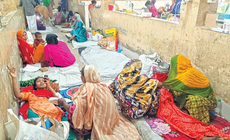 সরকারি হাসপাতাল নিয়ে আস্থার সংকট কীভাবে কাটবে