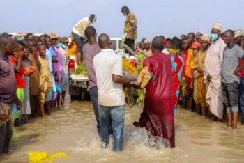 আবারও নাইজেরিয়ায় নৌকা ডুবি; নিহত ৬০