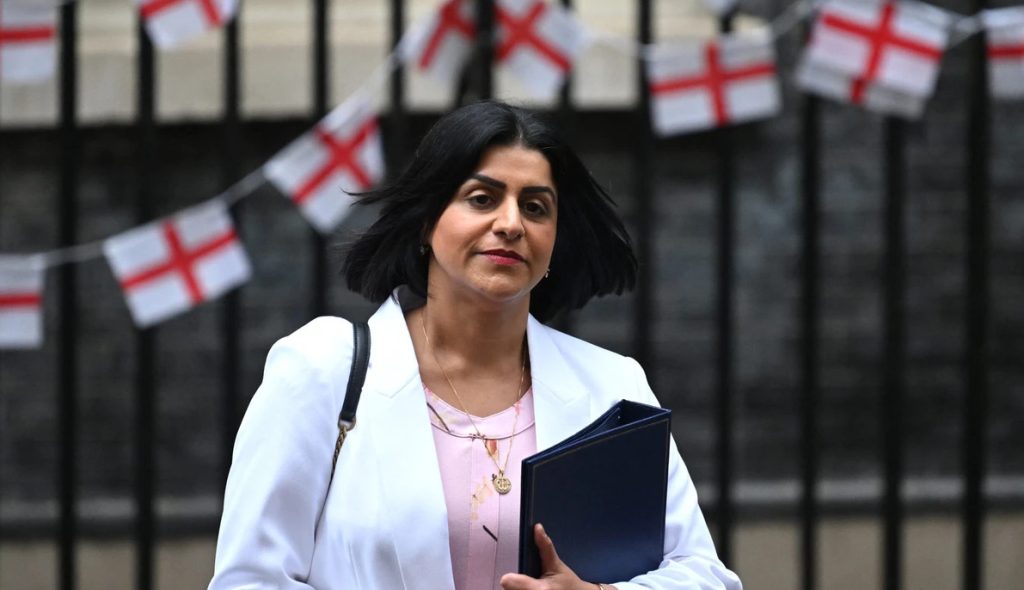 ব্রিটেনের নতুন স্বরাষ্ট্রমন্ত্রী হলেন পাকিস্তানি বংশোদ্ভূত শাবানা মাহমুদ 
