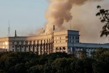 ইউক্রেনের মন্ত্রিসভা ভবনে ক্রুজ ক্ষেপণাস্ত্র হামলা চালাল রাশিয়া