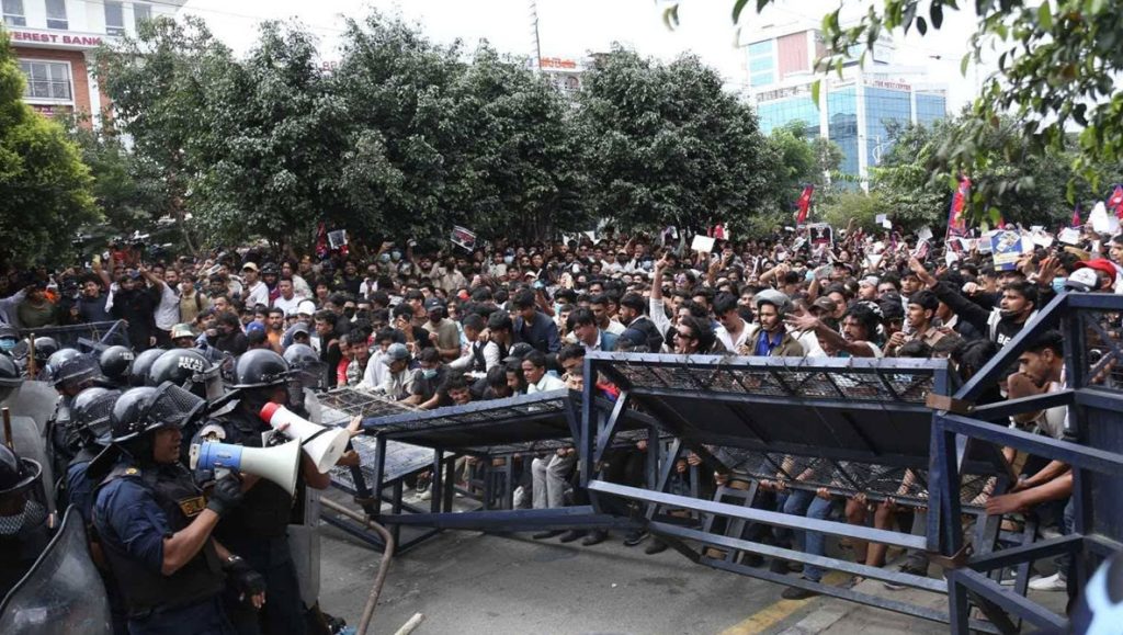 নেপালে তরুণদের বিক্ষোভ; নিহত বেড়ে ১৬