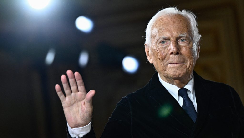 ইতালির কিংবদন্তি ফ্যাশন ডিজাইনার জর্জিও আরমানি মারা গেছেন