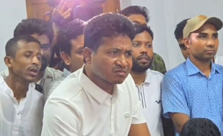 ঢাবি উপাচার্যের সাথে ধৃষ্টতাপূর্ণ আচরণ; ছাত্রদল নেতার বিরুদ্ধে সমালোচনার ঝড়