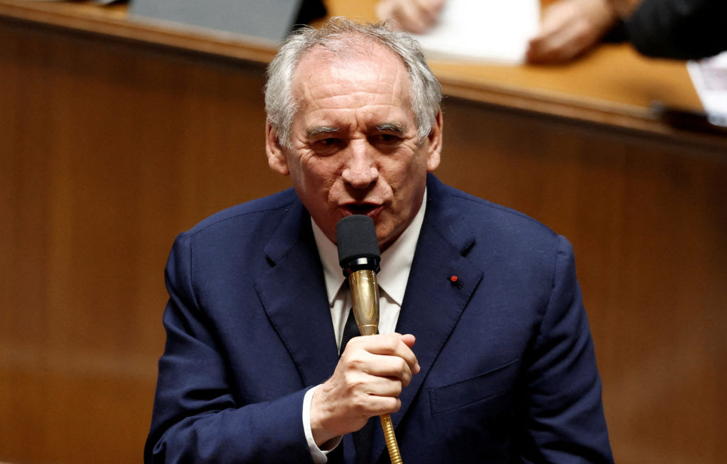 এবার পদত্যাগ করলেন ফ্রান্সের প্রধানমন্ত্রী