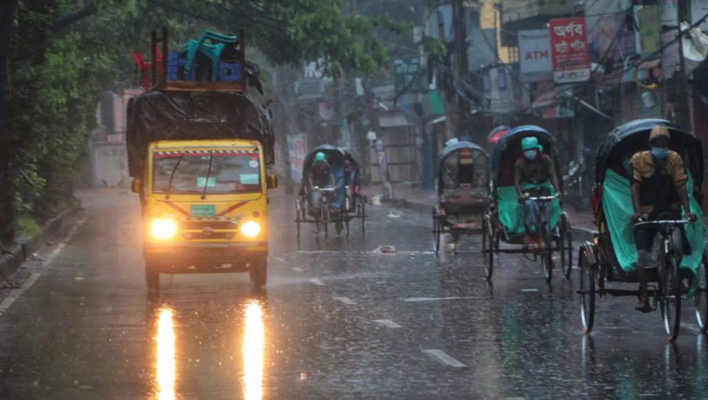 দেশের তিন বিভাগে ধেয়ে আসছে শক্তিশালী বৃষ্টিবলয় “ঈশান-২”