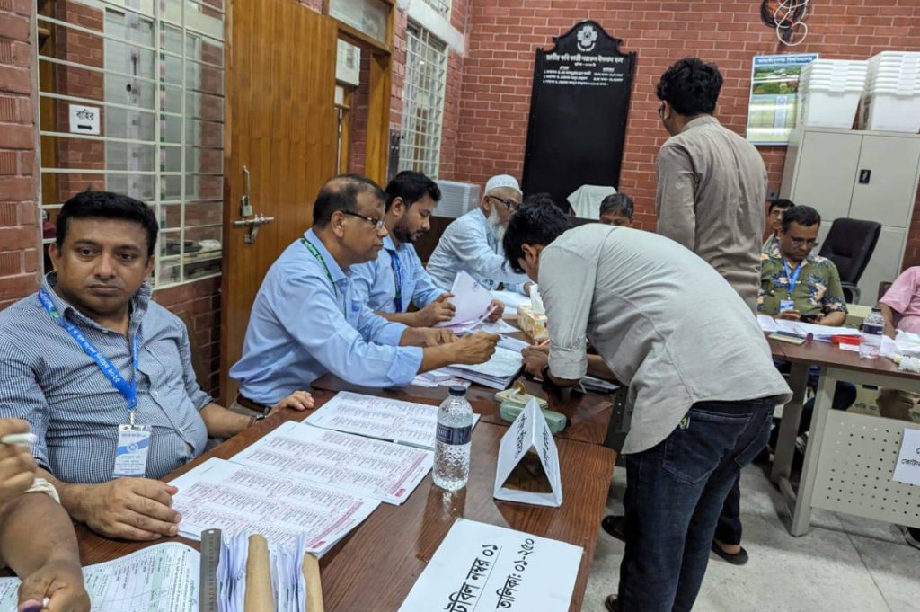 শান্তিপূর্ণ পরিবেশে চলছে জাকসু নির্বাচনের ভোটগ্রহণ