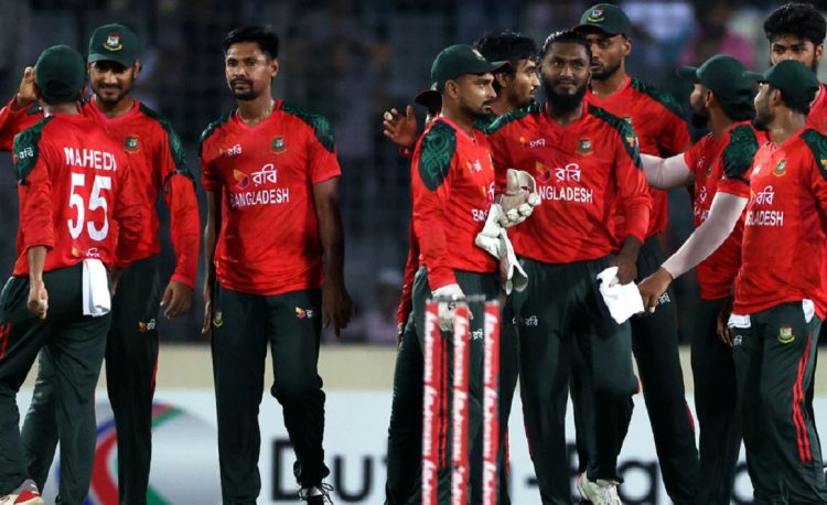 হংকংয়ের বিপক্ষে টস জিতে ফিল্ডিংয়ে বাংলাদেশ
