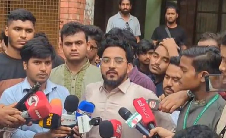 জাকসু নির্বাচন বানচালের আশঙ্কা; জড়ো হচ্ছেন শিক্ষার্থীরা
