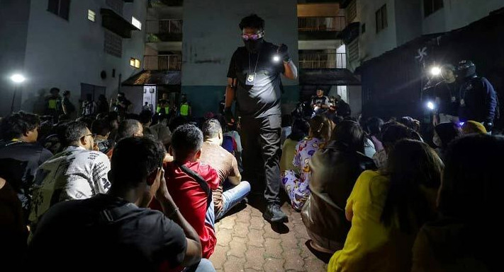 আবারও মালয়েশিয়ায় বাংলাদেশিসহ ১৭১ অবৈধ অভিবাসী আটক