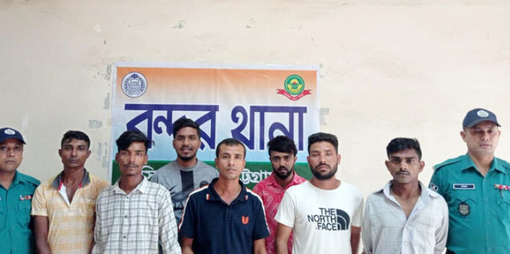 আওয়ামী লীগের ঝটিকা মিছিল শুরু করতেই পুলিশের ধাওয়া, অতঃপর…