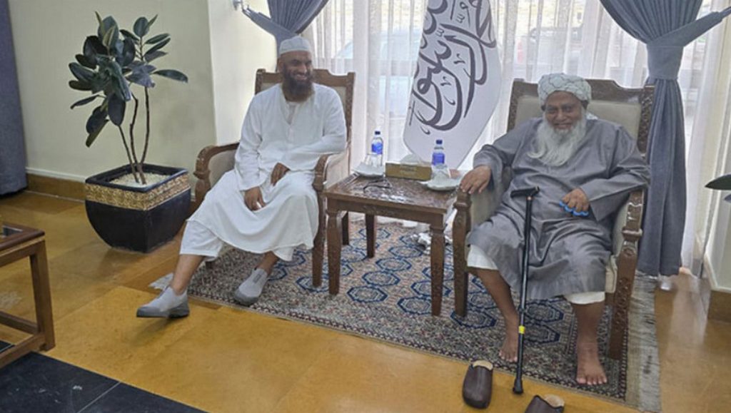 আফগান সফরে মাওলানা মামুনুল হকসহ আলেমদের বিশেষ প্রতিনিধি দল