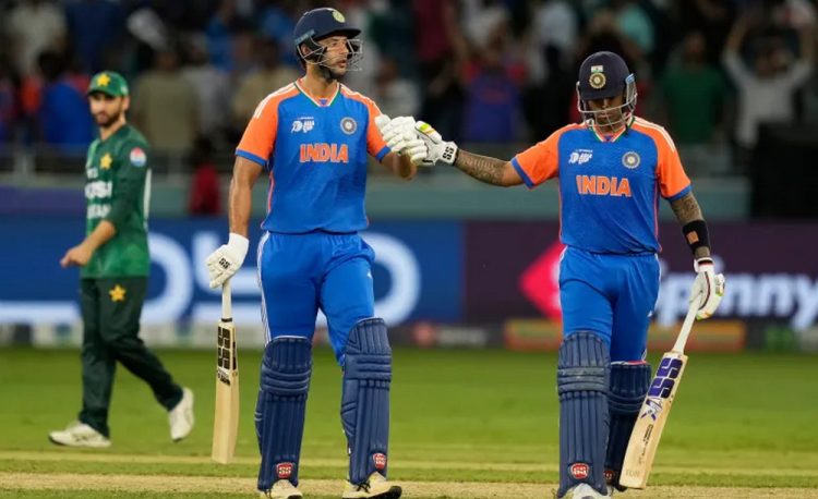 চিরপ্রতিদ্বন্দ্বী ভারতের বিপক্ষে এবার লড়াই করে হারল পাকিস্তান