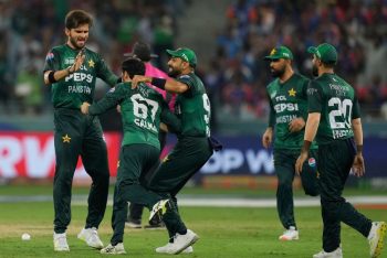 ফাইনালে ম্যাচ ফি ভারতীয় হামলায় নিহতদের উৎসর্গ করল পাকিস্তান