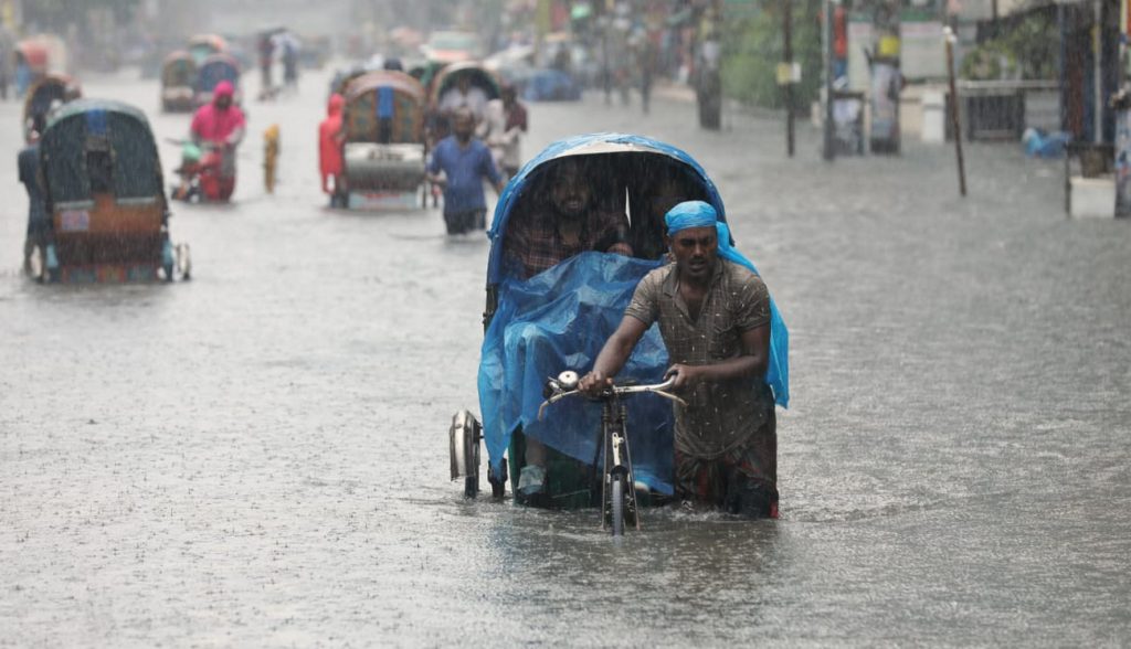 ৩ বিভাগে অতি ভারী বৃষ্টির আভাস