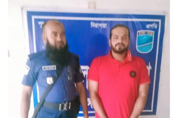 যৌনপল্লী থেকে যুবলীগ নেতা গ্রেপ্তার