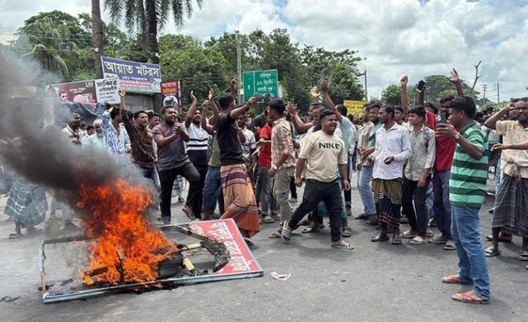 ভাঙ্গা থানায় ভাঙচুর: নিক্সন চৌধুরীকে প্রধান আসামি করে মামলা