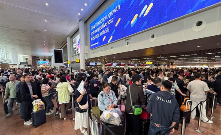 সাইবার হামলায় ইউরোপের আকাশপথে অচলাবস্থা, বহু ফ্লাইট বাতিল