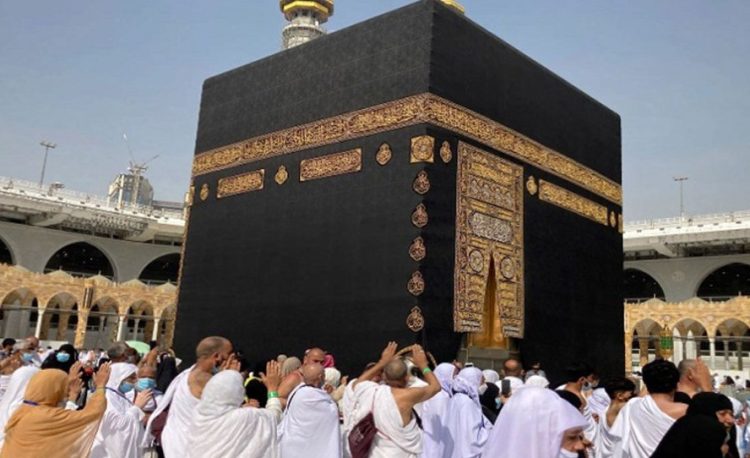 হজের খরচ কমলো, তিনটি নতুন প্যাকেজ ঘোষণা