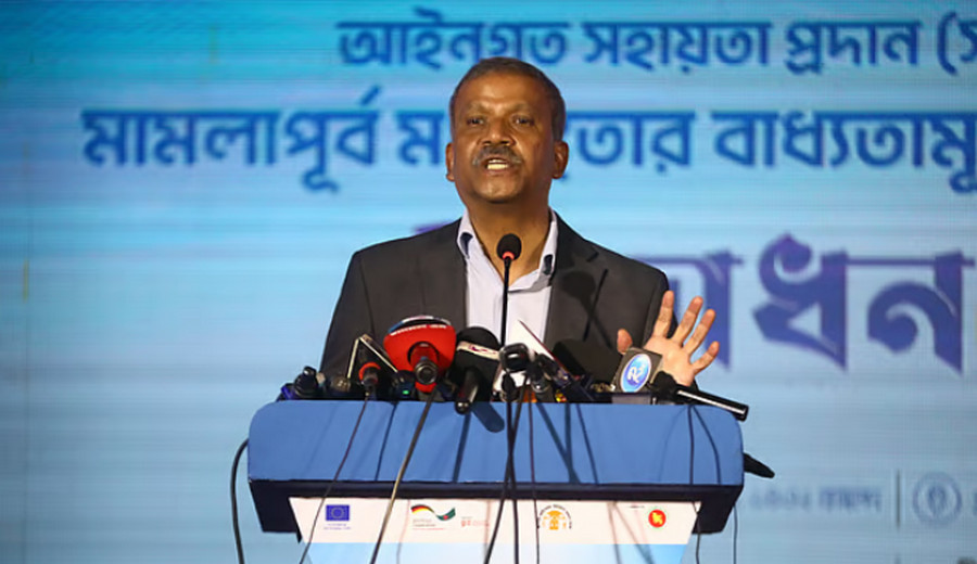 অনেক কাজ করেছি যা বাংলাদেশের ইতিহাসে কোনোদিন হয়নি: আইন উপদেষ্টা