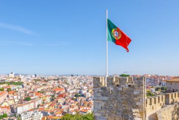 অভিবাসীদের জন্য কঠিন হয়ে যাচ্ছে পর্তুগাল; দাপট বাড়ছে ডানপন্থী দলের