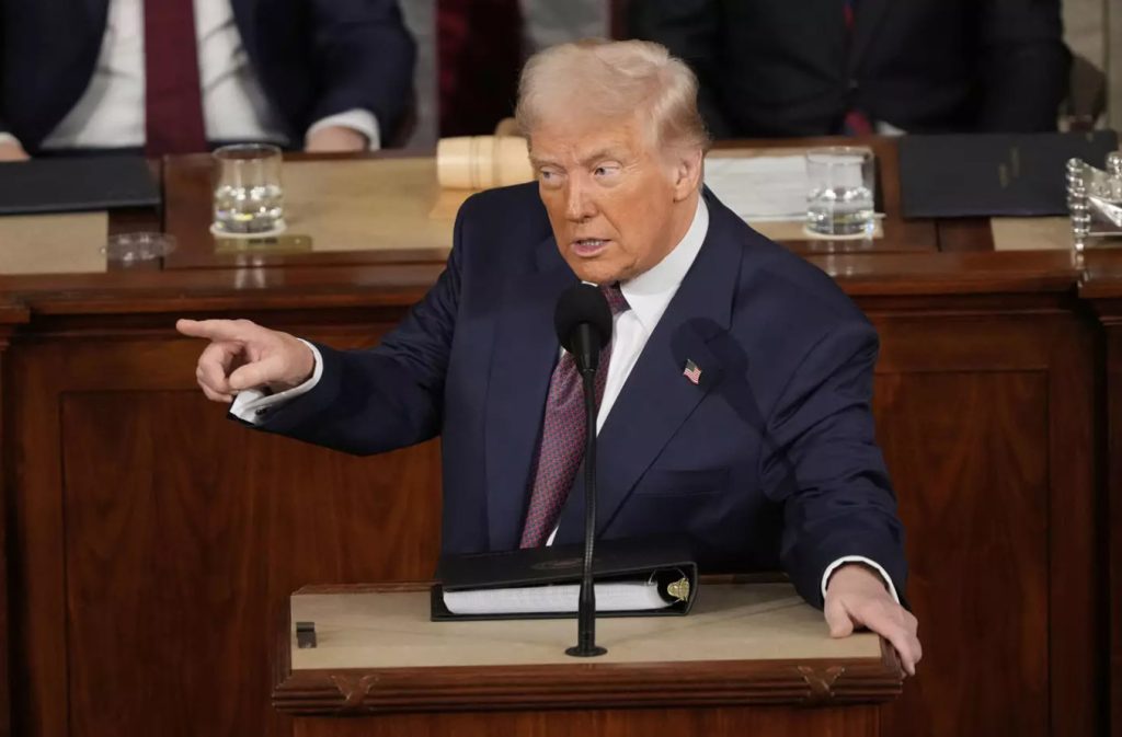 অবশ্যই ইউরোপকে রাশিয়ার কাছ থেকে তেল কেনা বন্ধ করতে হবে: ট্রাম্প