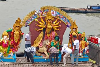 ভারতে দুর্গা বিসর্জন দিতে গিয়ে ১৩ জনের মৃত্যু; যাদের মধ্যে ১০ জনই শিশু