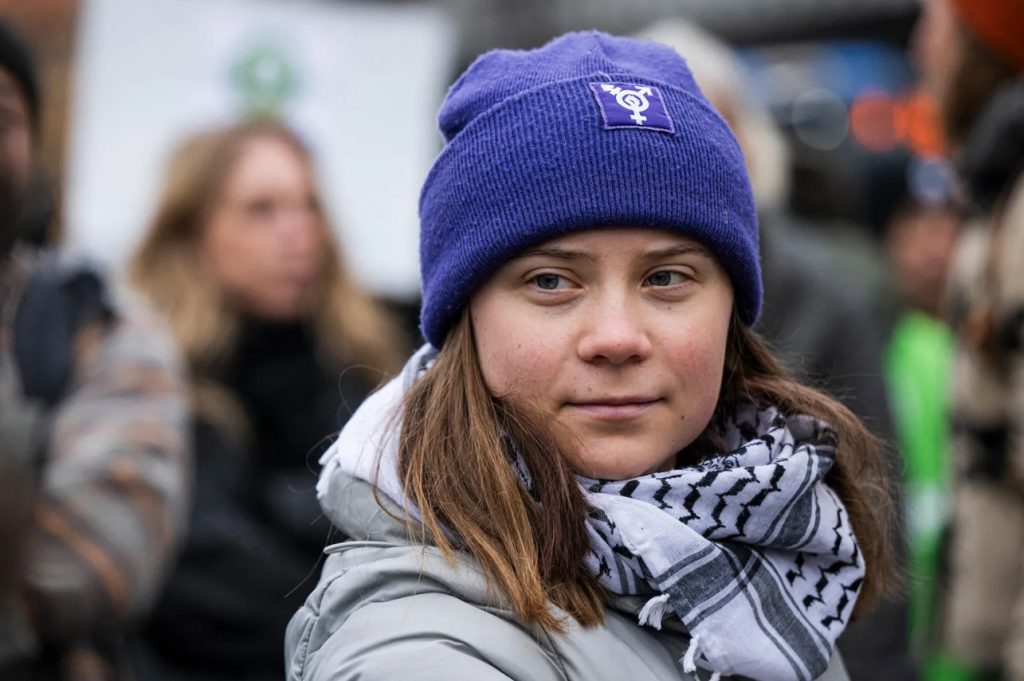 গ্রেটা থুনবার্গকে নির্যাতন ও ইসরাইলি পতাকায় চুমু খেতে বাধ্য করার অভিযোগ