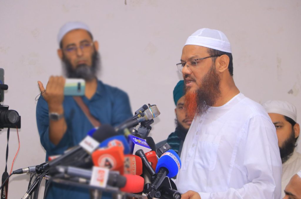 চাঁদাবাজদের কারণে সাধারণ মানুষ তাদের ন্যায্য অধিকার থেকে বঞ্চিত : মুফতী ফয়জুল করীম