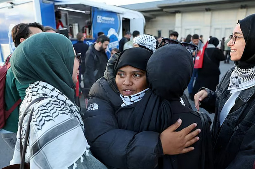 ফ্লোটিলার যাত্রীদের ভয়াবহ নির্যাতন : তিন দিন খেতে দেয়নি কিছু, পান করতে হয়েছে টয়লেটের পানি
