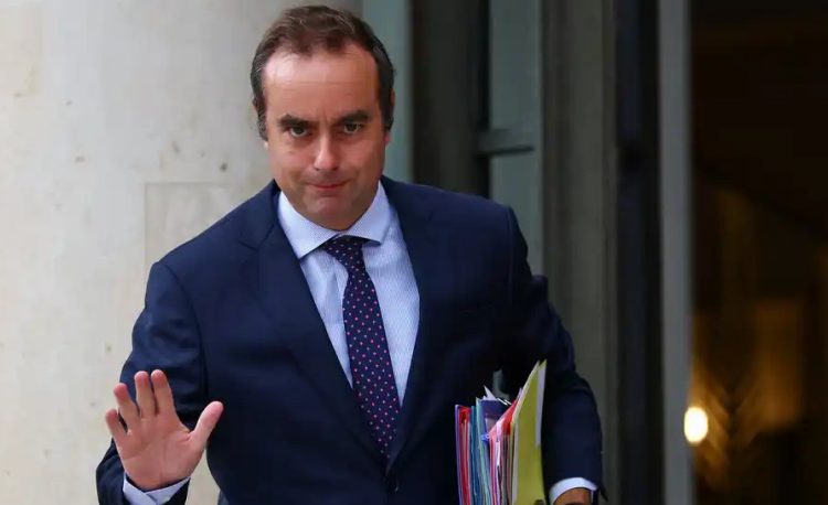 ফ্রান্সের নতুন প্রধানমন্ত্রীর হঠাৎ পদত্যাগে শেয়ারবাজারে বড় ধস