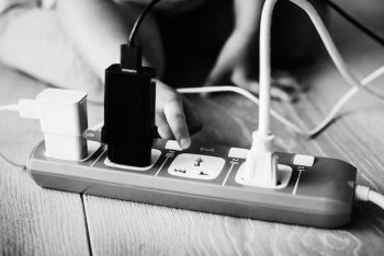 যেসব যন্ত্র কখনও মাল্টিপ্লাগে ব্যবহার উচিত নয়; জেনে নিন