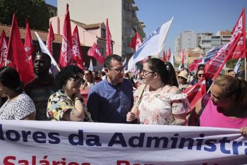 পর্তুগালে সরকারি কর্মচারীদের ধর্মঘট; অচল সমগ্র দেশ