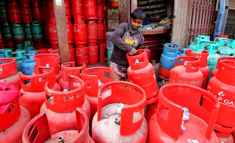 ১২ কেজি এলপিজি সিলিন্ডারের নতুন দাম নির্ধারণ