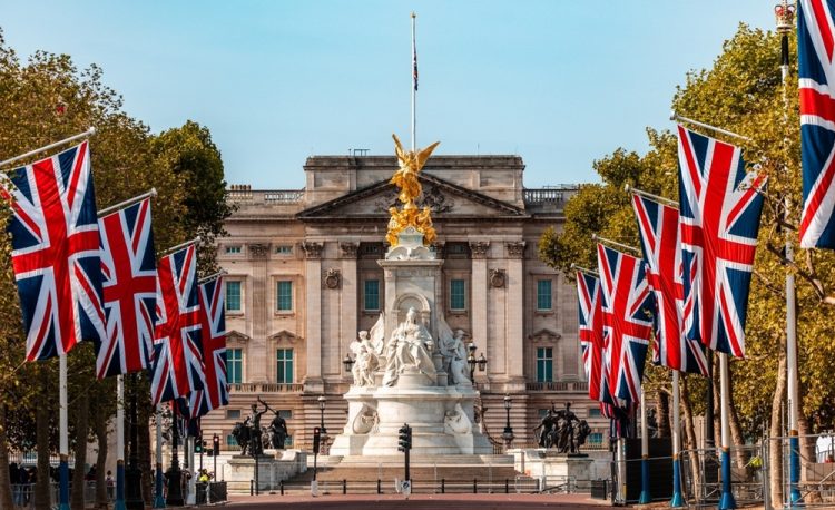 ব্রিটেনে ভিসাপ্রত্যাশীদের জন্য চালু হচ্ছে কঠিন নিয়ম