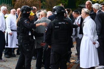 ইংল্যান্ডে ইহুদি উপাসনালয়ে হামলা, নিহত ২