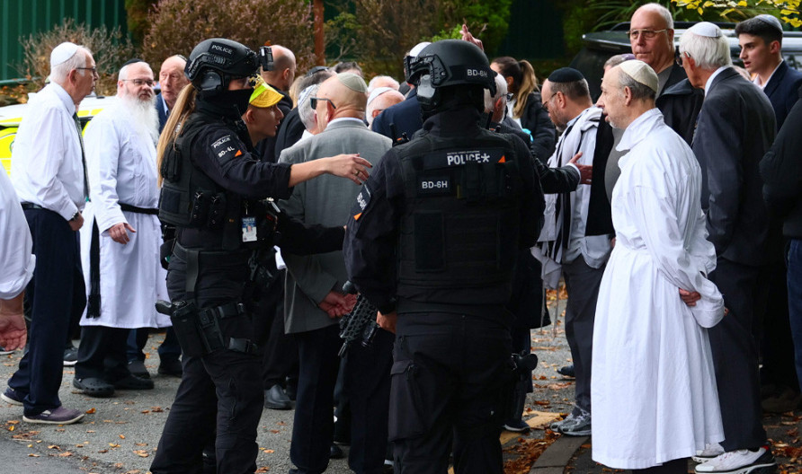 ইংল্যান্ডে ইহুদি উপাসনালয়ে হামলা, নিহত ২