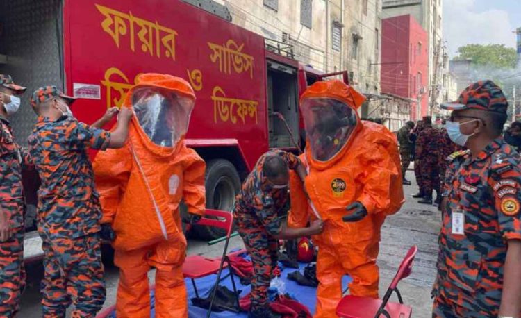 মিরপুরে ভয়াবহ অগ্নিকাণ্ড: টানা ২৮ ঘণ্টার চেষ্টায় নিয়ন্ত্রণে আগুন