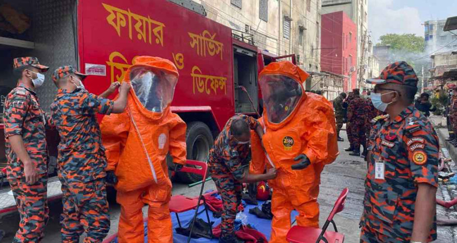 মিরপুরে ভয়াবহ অগ্নিকাণ্ড: টানা ২৮ ঘণ্টার চেষ্টায় নিয়ন্ত্রণে আগুন