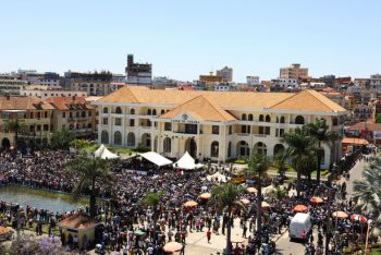 জেন-জি বিক্ষোভের মুখে এবার দেশ ছেড়ে পালালেন মাদাগাস্কারের প্রেসিডেন্ট