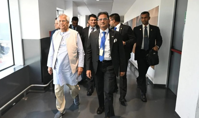 ইতালি পৌঁছেছেন প্রধান উপদেষ্টা ড. মুহাম্মদ ইউনূস