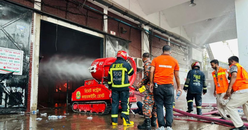 শাহজালাল বিমানবন্দরের আগুন সম্পূর্ণ নিয়ন্ত্রণে