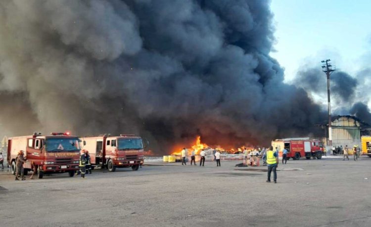 কার্গো ভিলেজে ভয়াবহ আগুন, শাহজালাল বিমানবন্দরে বিমান ওঠানামা বন্ধ