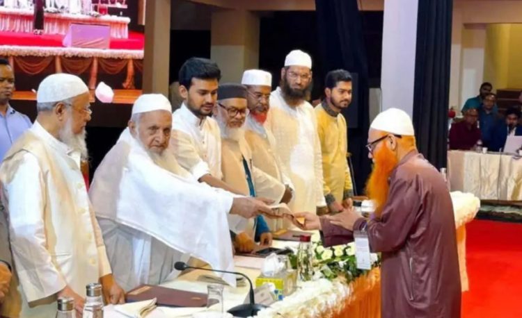 হেফাজতের শহীদ পরিবারকে সরকারের আর্থিক সহায়তা, শাপলা চত্বরে হবে স্মৃতিস্তম্ভ