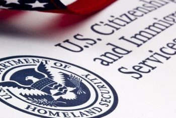 অভিবাসীদের ওয়ার্ক পারমিট স্বয়ংক্রিয়ভাবে নবায়ন বন্ধ করল যুক্তরাষ্ট্র