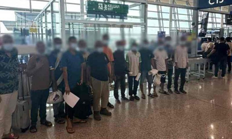 মালয়েশিয়া থেকে বাংলাদেশিসহ ৬০ বিদেশিকে দেশে ফেরত