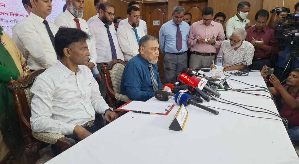 ডিসেম্বরে ভোটের তফসিল, ফেব্রুয়ারিতে জাতীয় নির্বাচন : সিইসি