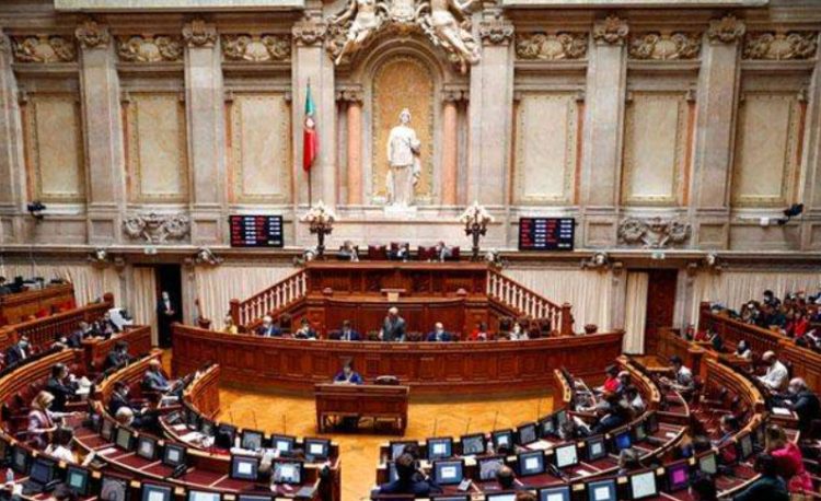 পর্তুগালে অভিবাসন নিয়ন্ত্রণে সংসদে নতুন আইন: কঠোরতা পারিবারিক ভিসায়