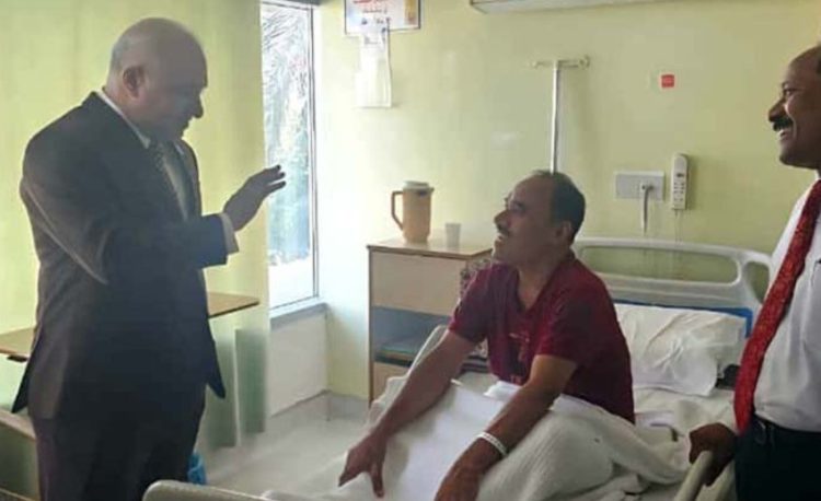 কুয়েতে চিকিৎসাধীন বাংলাদেশিদের খোঁজখবর নিলেন রাষ্ট্রদূত