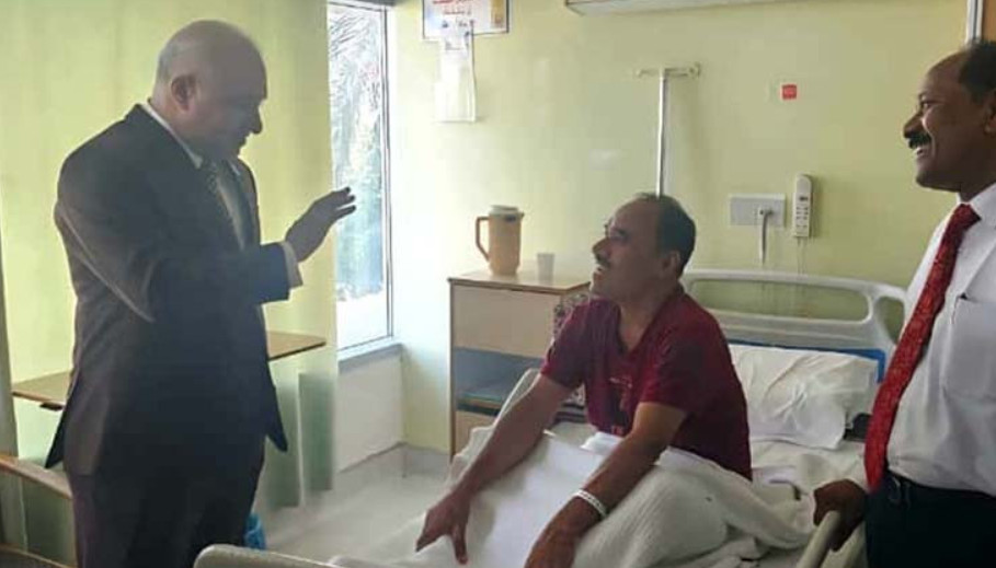 কুয়েতে চিকিৎসাধীন বাংলাদেশিদের খোঁজখবর নিলেন রাষ্ট্রদূত